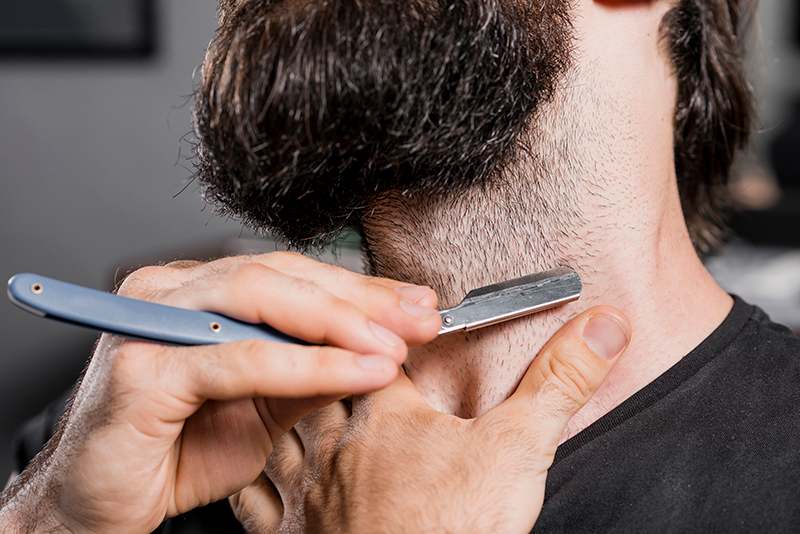 Consejos de afeitado en hombres con piel sensible - HeelEspaña