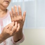 ¿Irritación en la piel? Protege tu piel del frío: manos secas agrietadas 150x150 - HeelEspaña