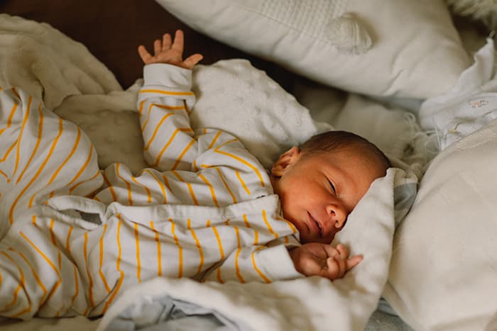 Cómo ayuda a dormir la melatonina a los bebés