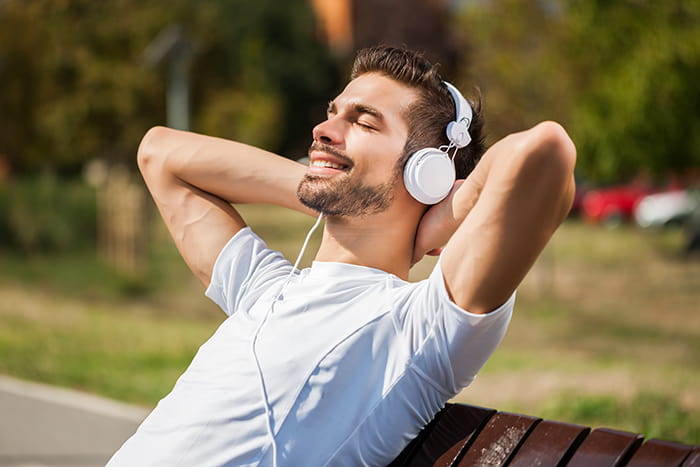 4 Técnicas de relajación para dormir: escuchar musica relajarse - HeelEspaña