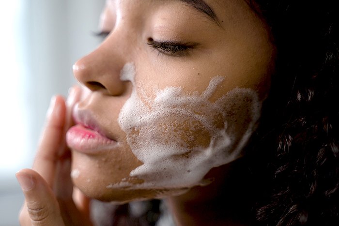 Rutina facial para piel seca: cuidado piel - HeelEspaña