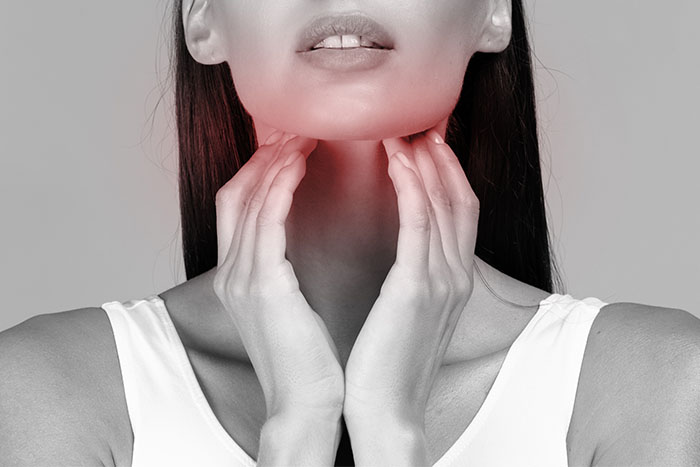Sequedad de garganta en invierno | ¿Cómo tratarla?: dolor garganta - HeelEspaña