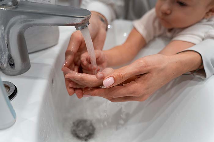Cómo subir las defensas en niños: consejos y recomendaciones: lavado manos - HeelEspaña