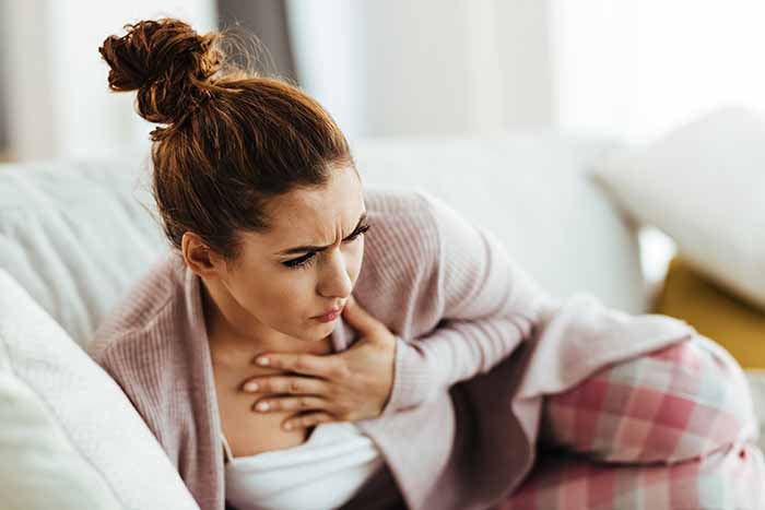 Dolor de pecho al toser causas y cómo tratarlo: dolor al toser - HeelEspaña