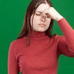 ¿Qué causa la tos y el dolor de garganta y cómo tratarlos?: mocos dolor cabeza 150x150 - HeelEspaña