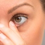 Ojo irritado por contaminantes ambientales: ojo seco 150x150 - HeelEspaña